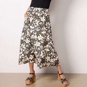 Evereve Black and Cream Floral Maxi Skirt